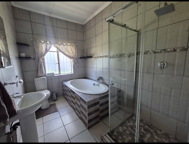 3 BEDROOM HOUSE TO LET IN BRENTHURST